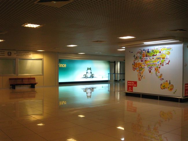 ローマ　フィウミチーノ空港到着