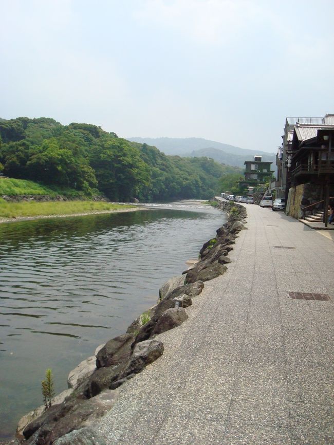 〜おはらい町〜<br />おはらい町の裏をながれる「五十鈴川」です。<br />趣のある街並みにぴったり。<br />のどかです。