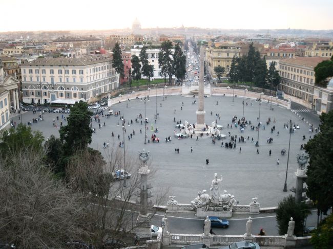 ピンチョの丘からのポポロ広場