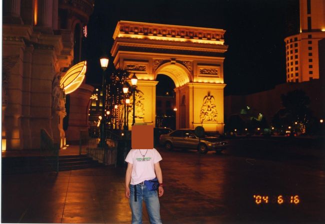 「凱旋門」の縮小版<br /><br />まさか、この時は４年後に本物を<br /><br />見るとは思っても無かった。