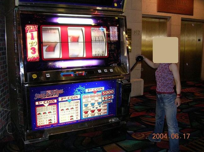 「巨大なスロットマシン！」<br /><br /><br />残念ながら当たらなかった(^_^;)