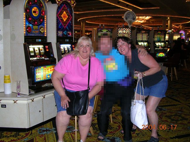 自分はメタボ！？って忘れさせてくれる街<br /><br />この時「首が苦しいなぁー」って思ってたら<br /><br />Ｔシャツを前後ろ逆に着てた(-_-;)