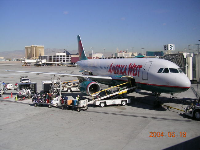 カジノの街ラスベガスとはお別れです(-_-;)<br /><br /><br />アメリカウエスト航空のエアバス機でＬＡへ<br /><br />グッバイ・ベガス　ありがとう！