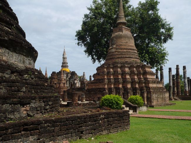 スコータイ遺跡です！！