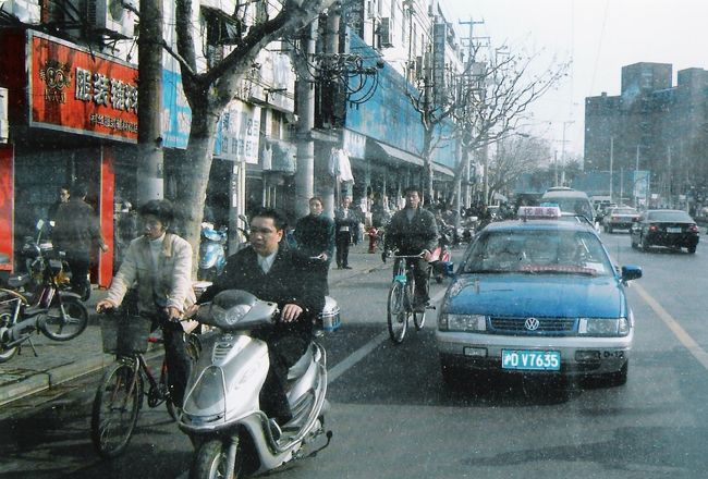 バスからの眺め。<br />自転車ばっかりかと思ったら、そうでもなかった。