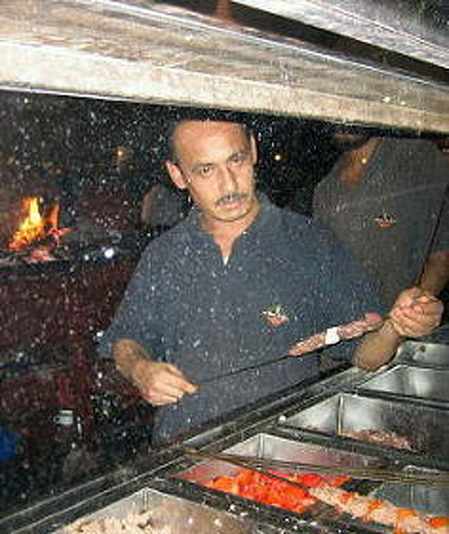 <br />カバブの準備中。<br />  <br />