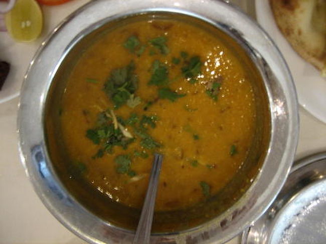 ダール・カレー<br /><br />コクがあって美味しかったです。<br />コリアンダーの葉がはいっている。