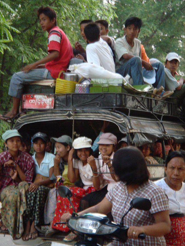 ぎゅうぎゅうは当たり前。