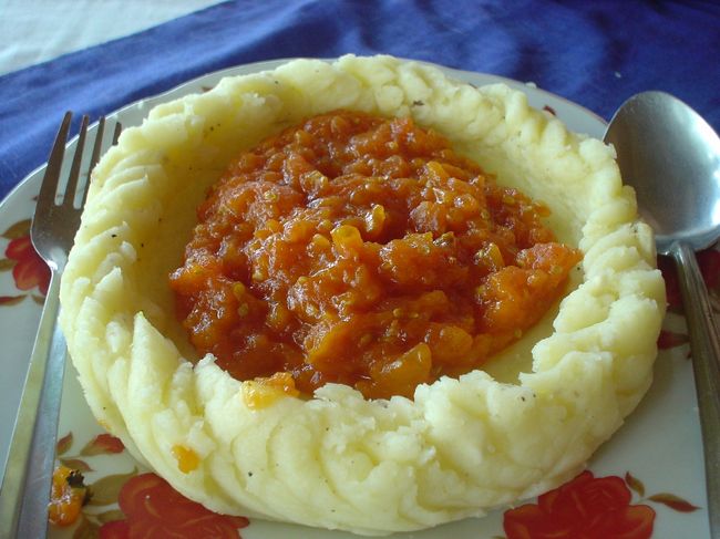 マシュドポテト　ウィズ　トマトグレイビー<br /><br />これは激ウマ！アナダパゴダの前にあった､カフェみたいな<br />レストランみたいな所で。