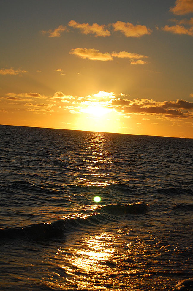 ＠久米島　アーラ浜<br /><br />夕陽が綺麗で有名なビーチなのです。