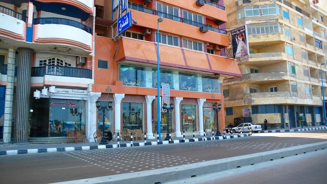 名前は立派ですが、中心地から遠いし設備もごく普通の２つ星。