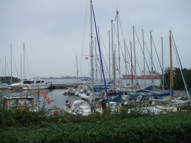 人魚の像周辺。