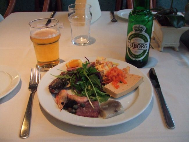 今宵のディナーはスモーガスボード（北欧風ヴァイキング）です。<br />