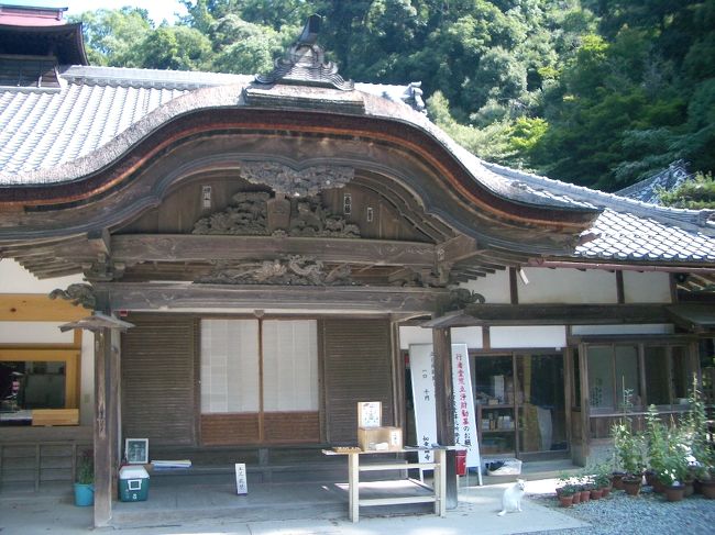 ■想い出さがし奈良１１５０ｋｍの旅<br /><br />●吉野如意輪寺<br />　本堂の背後には足利尊氏により京を追われ、吉野の地で死去した後醍醐天皇の陵・塔尾陵（とうのおのみささぎ）があります。