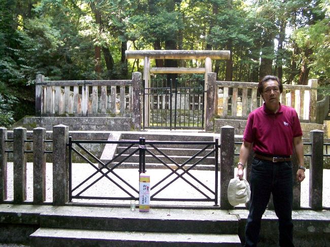 ■想い出さがし奈良１１５０ｋｍの旅<br /><br />●吉野如意輪寺<br />「後醍醐天皇陵」 <br />　今回のひとり旅、私にとって最大の想い出の地です。時の流れの中を潜り抜けているように感じます。涙そうそうです。
