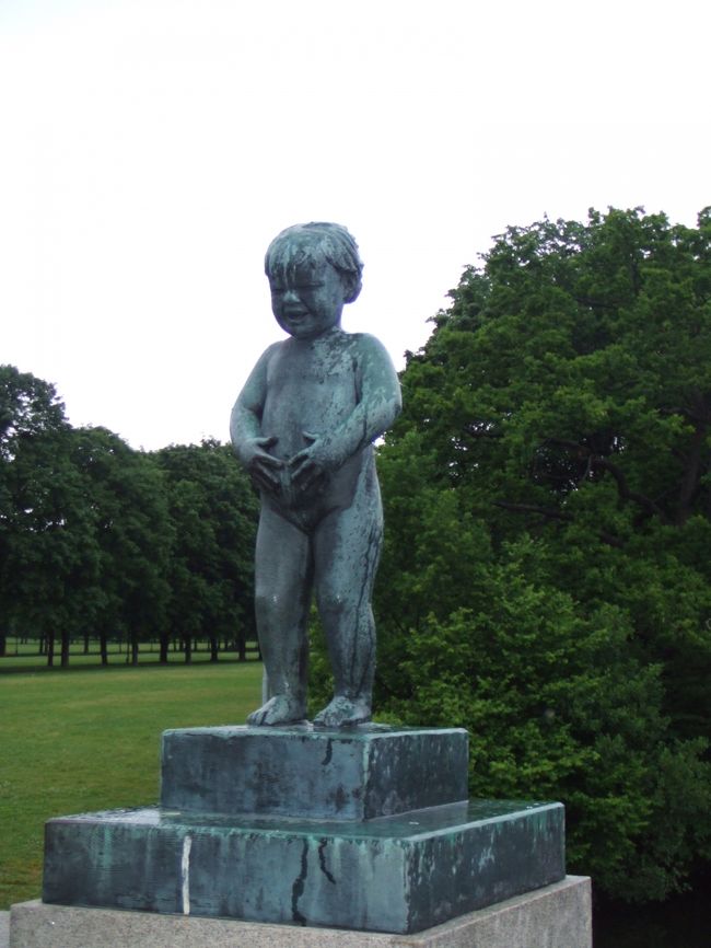 そんなお兄ちゃんを見て笑う妹だそうです。