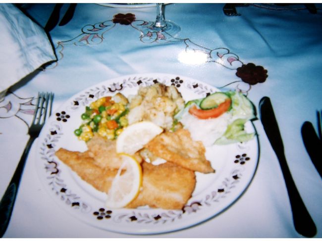 魚料理☆<br /><br />グヤーシュと一緒にでてきた☆