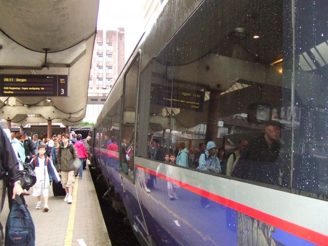 オスロ8時11分発。<br />さぁ、乗りましょう！