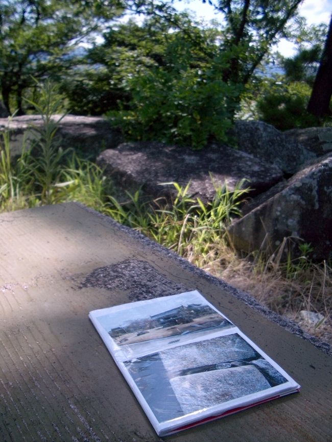 ■想い出さがし奈良１１５０ｋｍの旅<br /><br />●大和郡山城跡<br />「天守台」<br />　ここには2000.3.15に訪れました。<br />　想い出の写真を置いて。