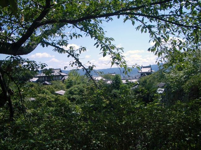 ■想い出さがし奈良１１５０ｋｍの旅<br /><br />●大和郡山城跡<br />「天守台」<br />　市民会館と追手向櫓が見えます。