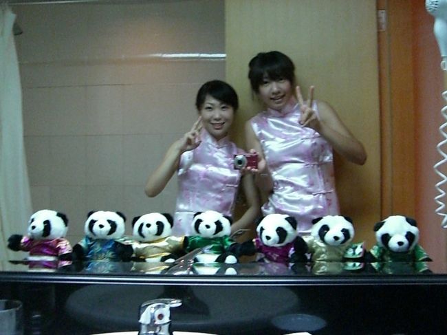 パンダのぬいぐるみ全部あたしたちが買ったもの♪<br /><br />自分たち用とお土産用♪