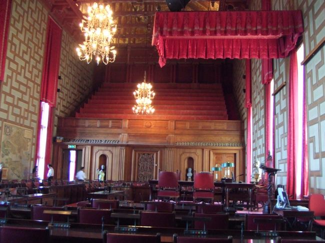 市議会の議場。