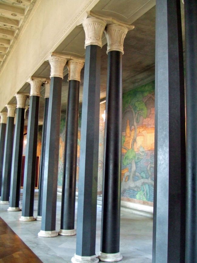 いろいろな様式を取り入れているそうです。