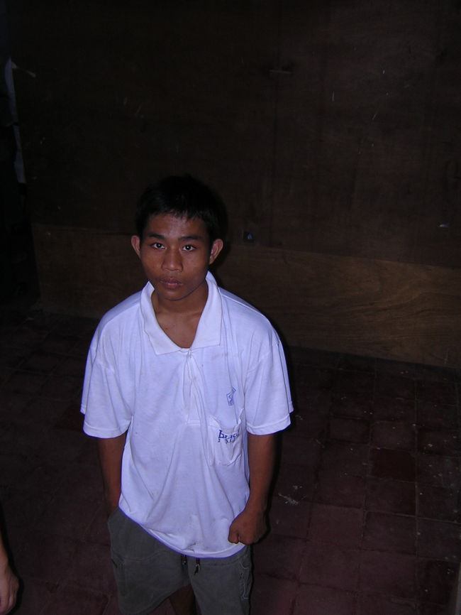 この少年は私は始めてこの孤児院を訪れたときは５歳でした。このとき、中学生、現在は２０歳です。<br />夢は「お医者さんになる」でした。