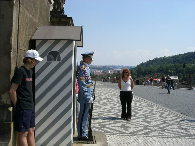 プラハ城<br /><br />私も、並んで撮りましたよ(^0^)