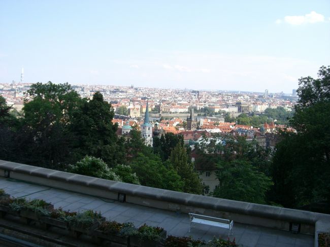 旧王宮からの眺め<br /><br />っていうことは、<br /><br />王様の眺め