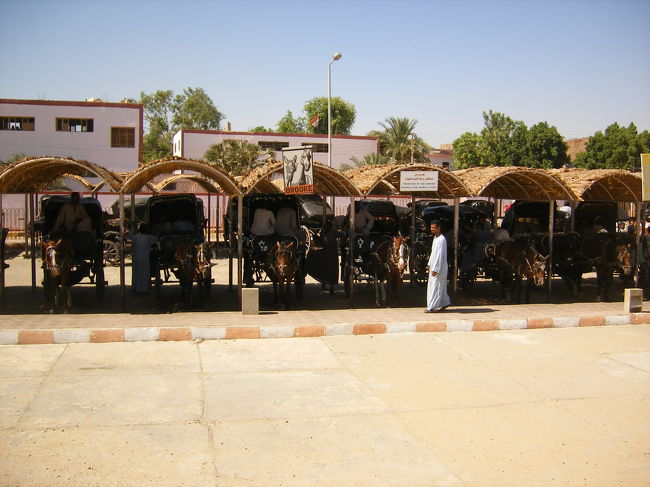 ホルス神殿前の馬車車寄せ？