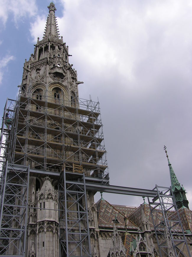 マーチャーシュ協会！<br />エリザベートが戴冠式をした教会。<br />中は壁一面に絵がかかれていてすごかった！<br />