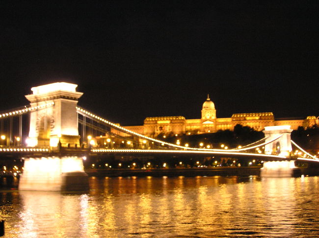 くさり橋と王宮！ため息でちゃう・・