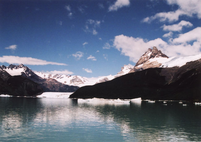 スペガッツィーニ氷河が見えてきました。
