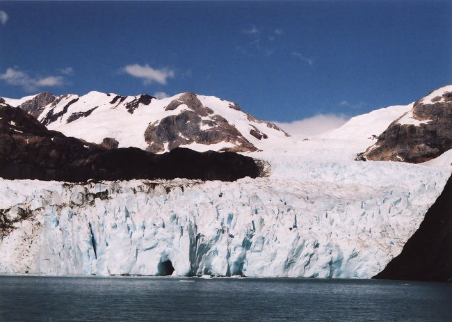 氷河へと近づいてゆきます。