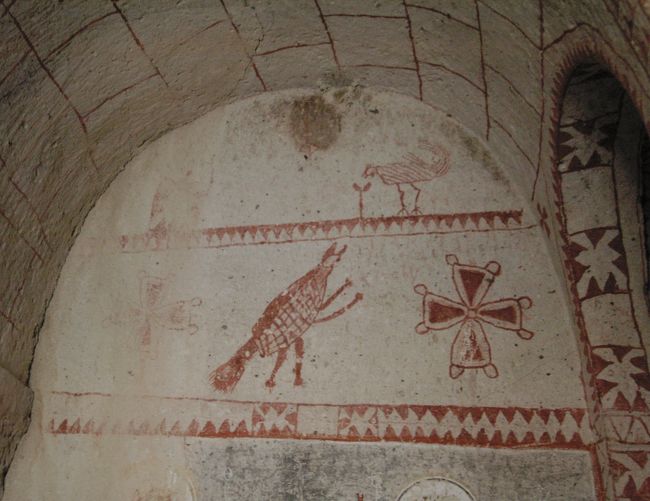 ギョレメ野外博物館の洞窟壁画。<br />偶像禁止の時代にキリストの象徴として描かれた十字架。<br />