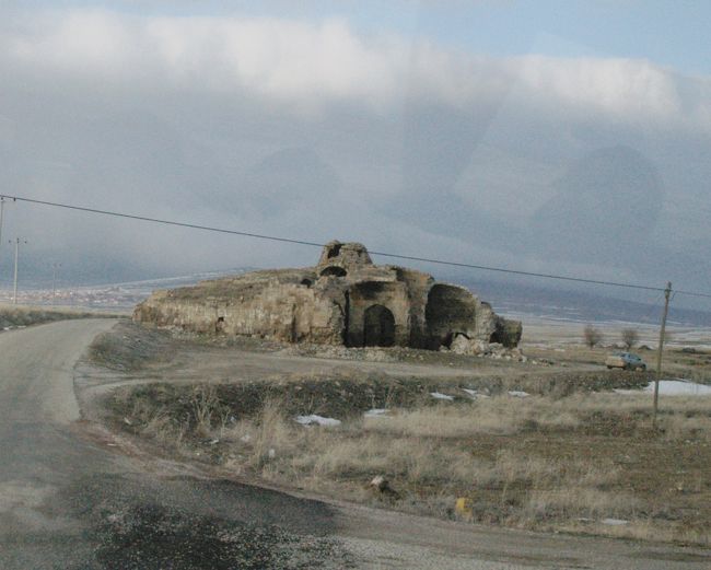 キャラバン・サライ（隊商宿）の一つ。