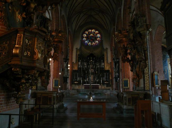 まだ中を見ていなかった王宮、大聖堂、ノーベル博物館を見学。 王宮の中は残念ながら写真撮影禁止。 写真は大聖堂。 