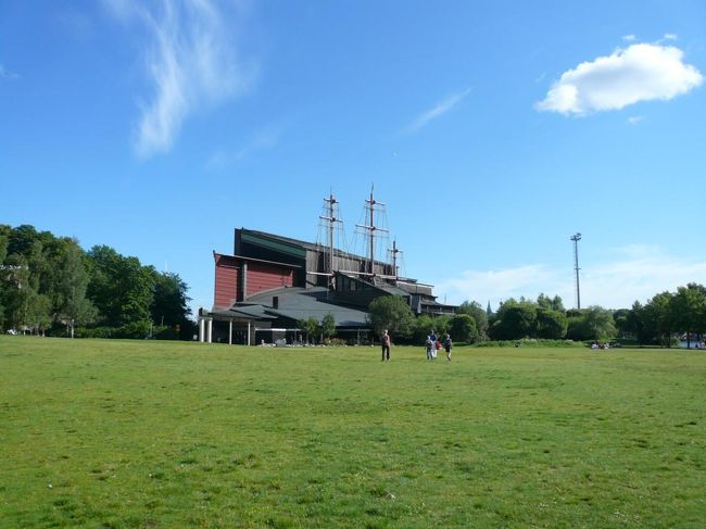 スカンセンを後にし、同じユールゴーデン島にあるヴァーサ号博物館 Vasamuseetと北方民族博物館 Nordiska Museetを見学してフェリーで本土に戻った。 