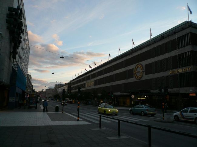 21時過ぎ、ガムラ・スタンを後にし、歩いてホテルに帰った。 