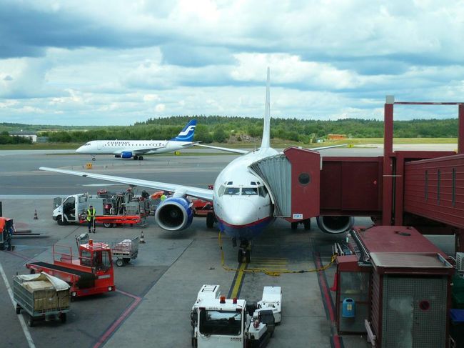 今回乗った飛行機はノルウェーに本拠のあるSAS Braathensの飛行機。 <br /><br />ノルウェーへ。