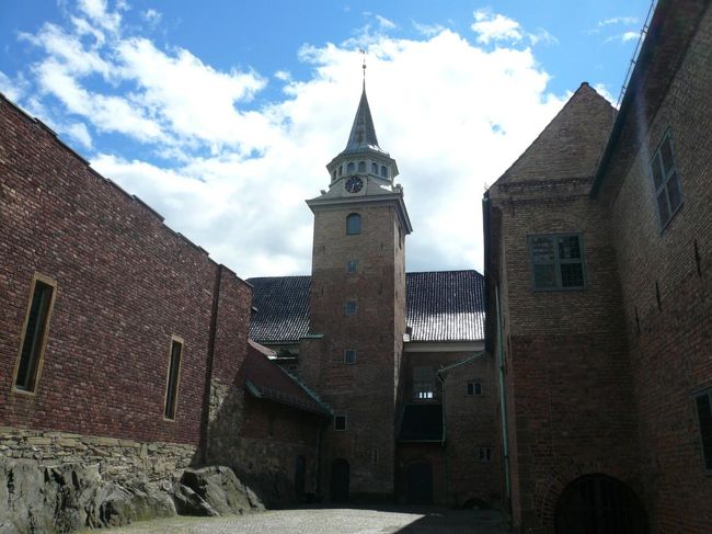 七日目の続き。<br /><br />先日観ることが出来なかったアーケシュフース城 Akershus Slottの中を見学した。 