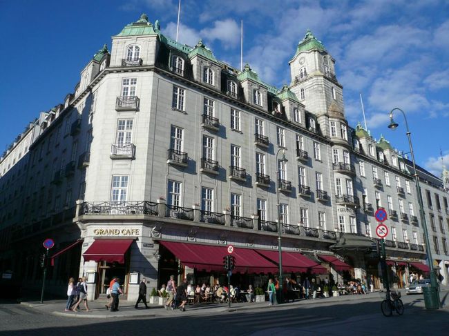 少し街をぶらぶらしてカール・ヨハン通りにあるGrand Cafeで夕食。 