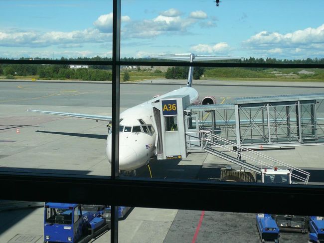 飛行機はマクダネル・ダグラス社の機種。 もしかするとこの会社の飛行機に乗ったのは初めてかも。 