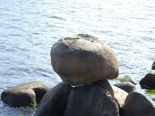 2003年に爆破されたときの写真。