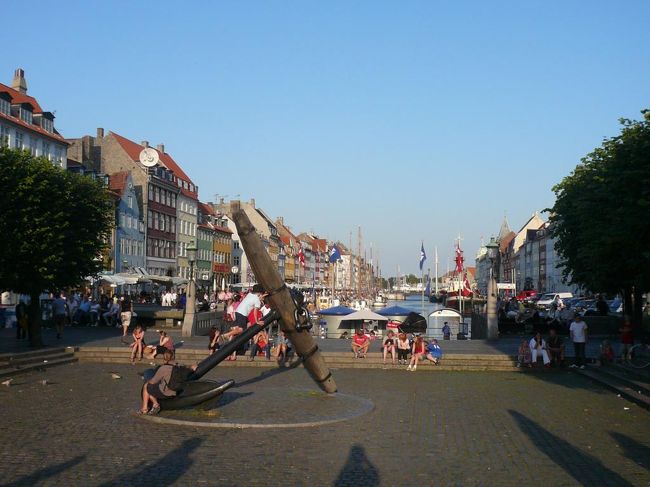 1時間くらい経ったので状況が変わっているかと期待したが、相変わらずの混みようだったので、今度はあきらめた。 