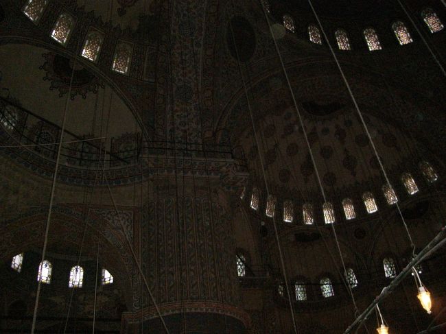 これもブルーモスクの中