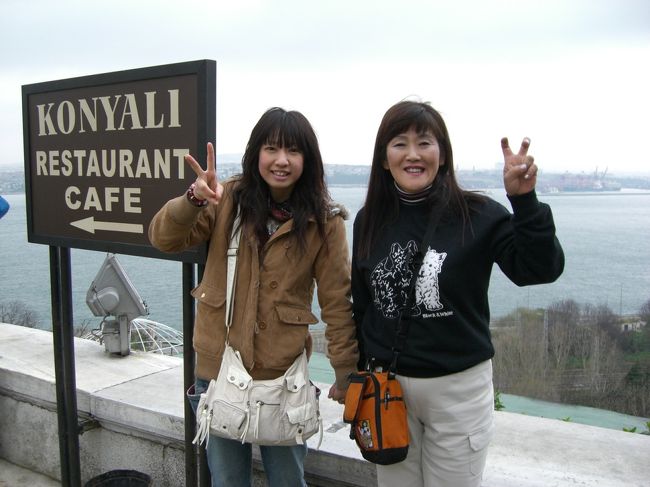 ボスポラス海峡☆<br /><br />あたしたちがいるのがヨーロッパ側だったと思う！！