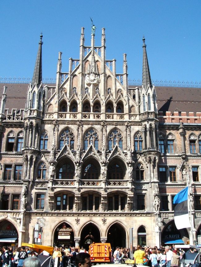 新市庁舎のファザード。