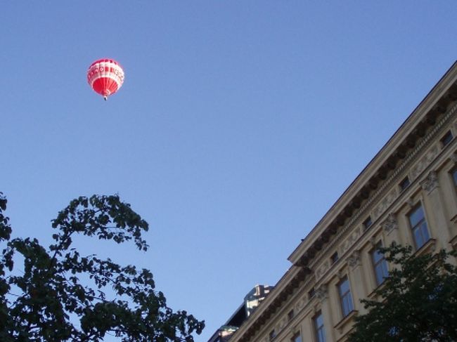 なんかあったのかな。<br /><br />ちなみにこの写真は20:00頃。<br />まだまだ明るい、ヘルシンキの夜。